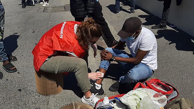 Sfratto in via Baracca: sono ancora lì!