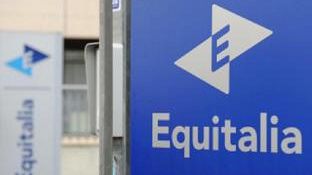 Equitalia pignora beni proprietario e finisce denunciata