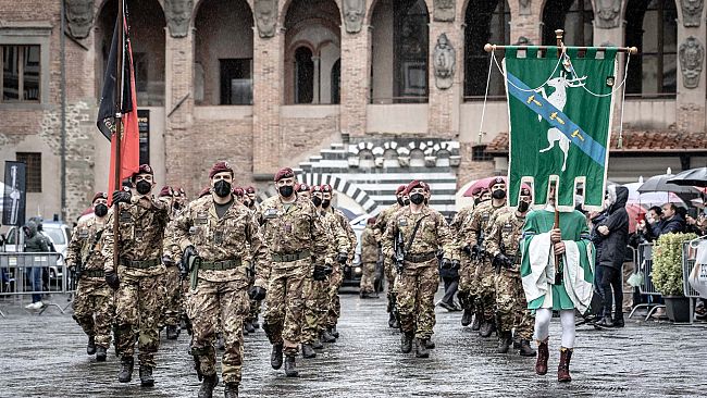 La festa del 183° Reggimento Paracadutisti 'Nembo'