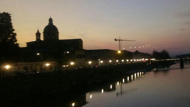 Incidente di notte in Lungarno Soderini: muore giovane centauro