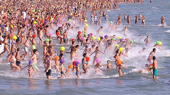 Tuffo di solidarietà: 10 i mila partecipanti