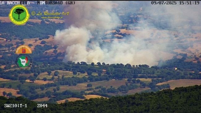 Oggi incendio boschivo in Toscana, fiamme a Scansano