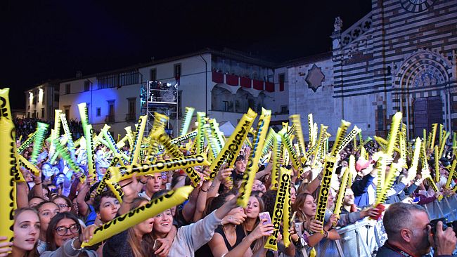 Parata di stelle in piazza del Duomo a Prato