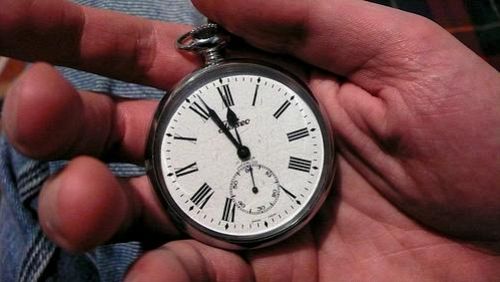 Torna l'ora solare, domenica si dorme un'ora in più