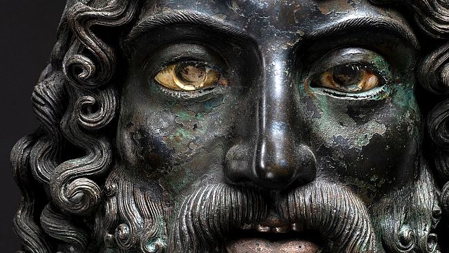 Accademia: tributo alla potenza e alla bellezza dei Bronzi di Riace