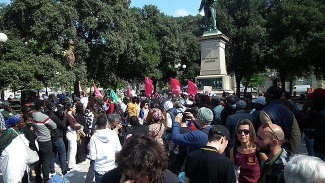 Stamani la comunità senegalese in piazza Indipendenza