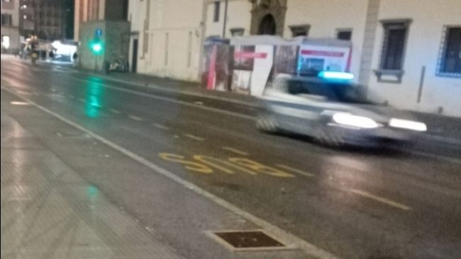 Spaccata con tombino in ristorante del centro, fiorentino in manette