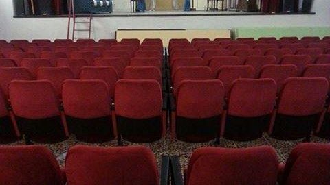 Nuova capienza cinema e teatri: 80% al chiuso, 100% all'aperto