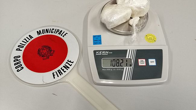 Droga a San Salvi, denunciati due pusher