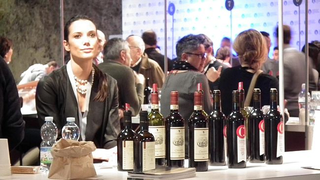 Vino: sulla Fortezza da Basso sventola la bandiera del Rosso