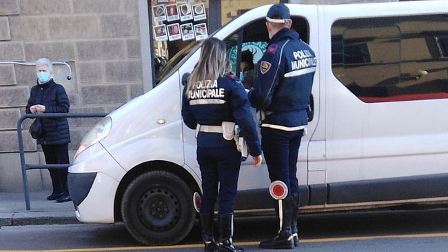 Carico e scarico merci in centro, il bilancio dei controlli