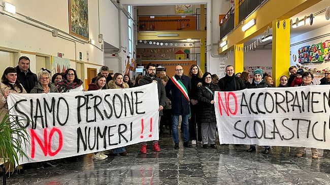 Scuola: il Pd allarmato dagli accorpamenti