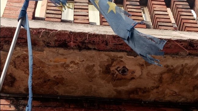 Galluzzo: caduti calcinacci, spostato l'ingresso di una scuola