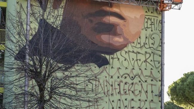 Firenze: mega murale del comunista Gramsci in via Canova, è polemica