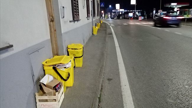 Raccolta rifiuti porta a porta, petizione di Fratelli d'Italia