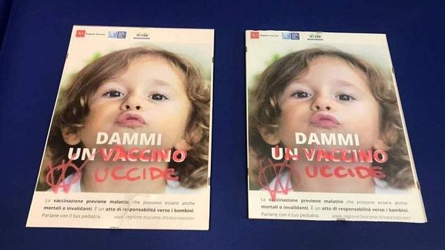 Lucca: scritte no vax alla Cittadella della Salute