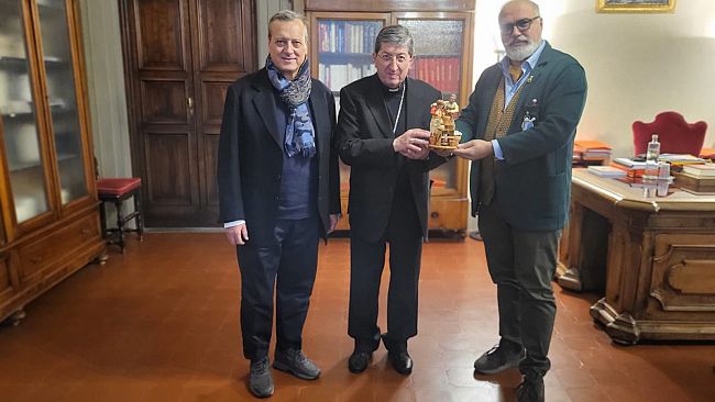 Natale 2023: Penko e Giovannetti consegnano le statuine del Presepe