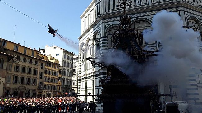 Domenica di Pasqua: volo perfetto della colombina