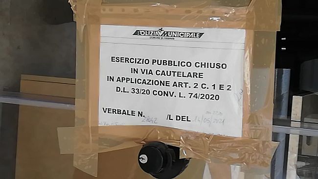 Covid-19: sigilli di chiusura al locale Sophia Loren