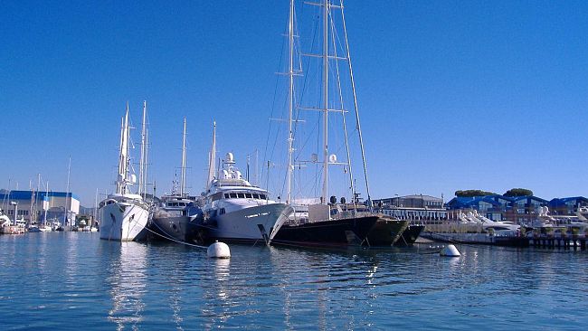Yacht in Toscana, Azimut Benetti: filiera produttiva da Viareggio a Livorno