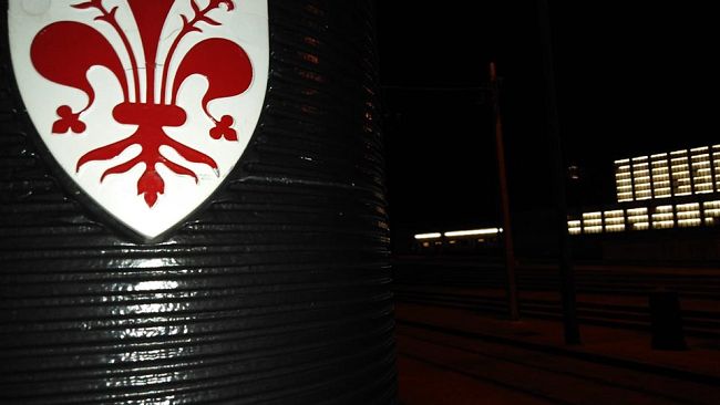 Via della Scala, donna aggredita e rapinata di notte