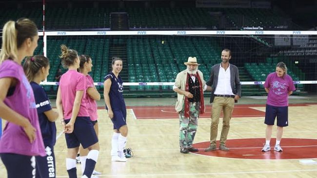 Il Bisonte. le ragazze del volley al Mandela Forum