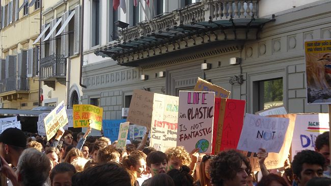 Fridays For Future, presidio e biciclettata venerdì 19 aprile