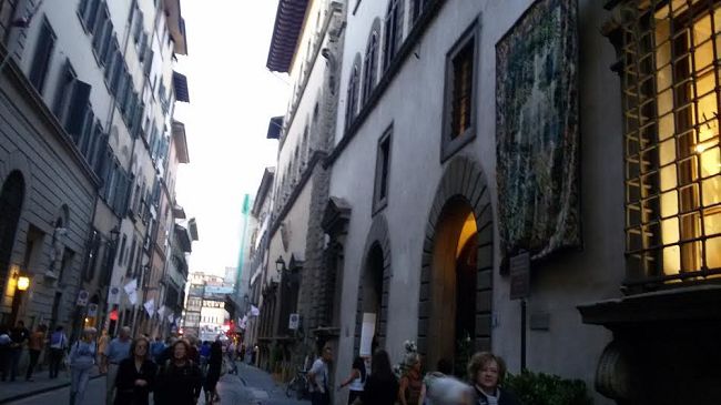 Contemporaneamente: arte, design, artigianato e cultura in via Maggio e dintorni