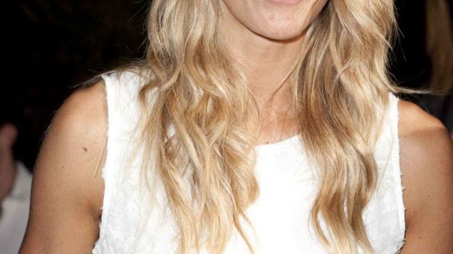 Elena Santarelli incanta la Versilia