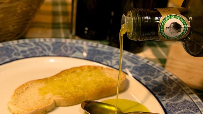 Olio extravergine di oliva, sulle tavole di Toscana non manca mai