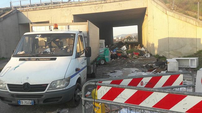 Rifiuti abbandonati: Campi Bisenzio pensa alle telecamere