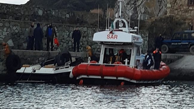 Falla in una barca, soccorse 5 persone davanti all'isola di Gorgona