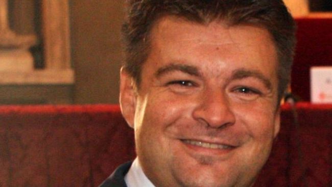 Su Radio Firenze 95.4: Pop Legend e Bufale D.O.K