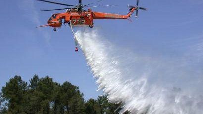 Elba: camper va a fuoco, macchia incendiata alla Fetovaia