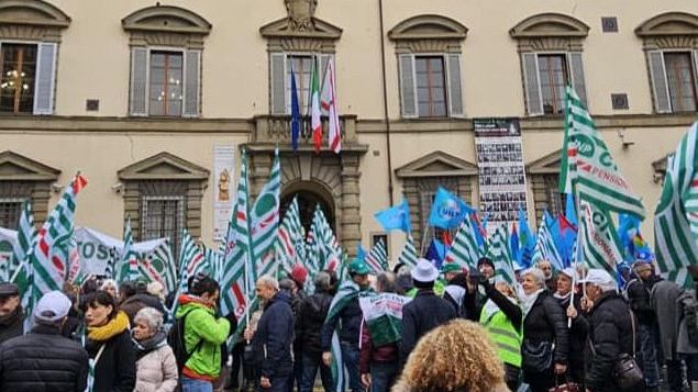 Addizionale Irpef, in mille stamani con Cisl e Uil contro l’aumento