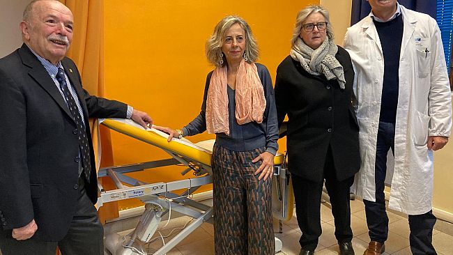 Dieci lettini elettrificati donati dai Rotary Club ai consultori Asl