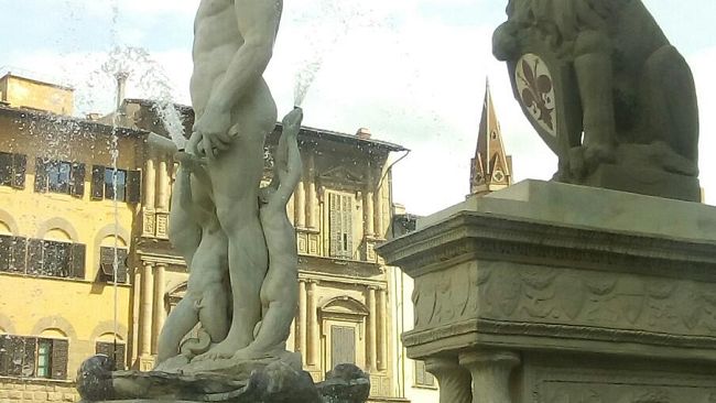 Vuole farsi una foto accanto al Biancone, multata turista polacca