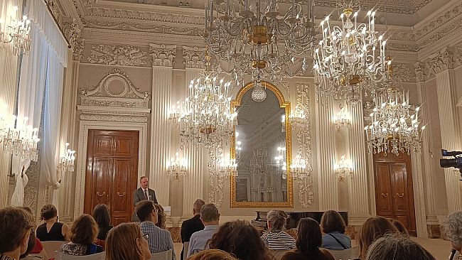 A  Palazzo Pitti Germana Marucelli