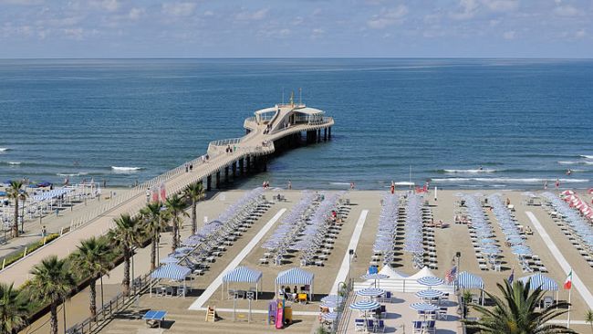Lido di Camaiore: l’ex cinema Arlecchino sarà centro polifunzionale