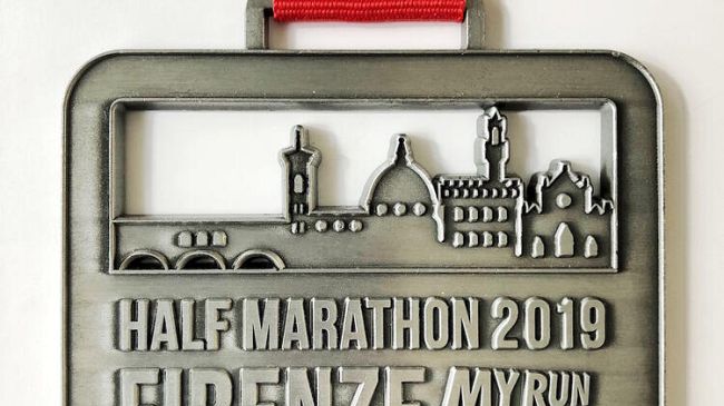 Firenze e i suoi monumenti sulla medaglia dell'Half Marathon