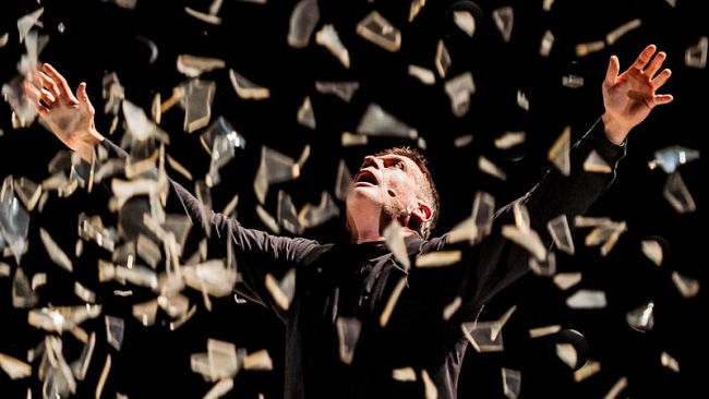 Cento anni fa il Mein Kampf di Adolf Hitler, ora rivive in teatro