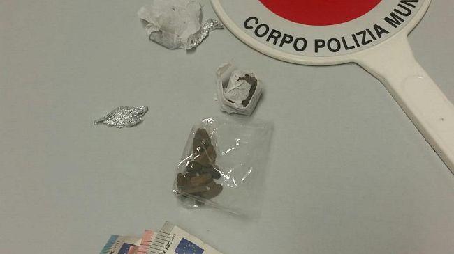 Piazza Annigoni: arrestato uno spacciatore