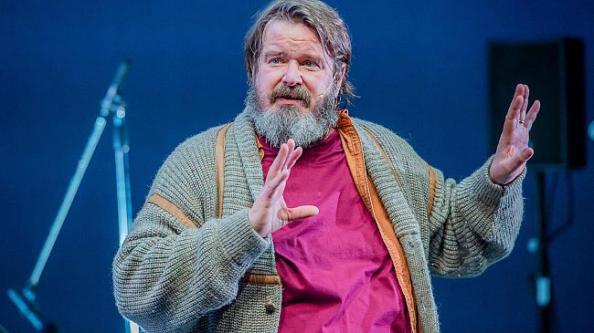 Pergola: Giuseppe Battiston protagonista de 'La valigia' di Dovlatov