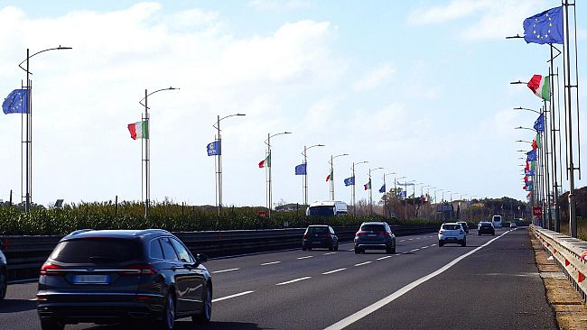 Ponti primaverili: auto verso le città d’arte e le località balneari