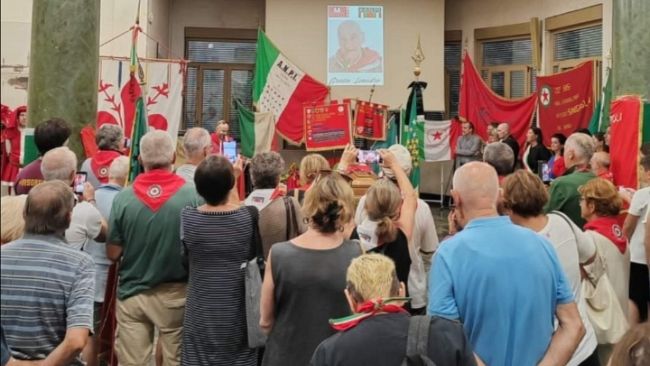 L'ultimo saluto al Partigiano Marco