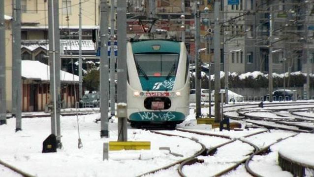 Nevica: Ferrovie in tilt, prendete l'autobus