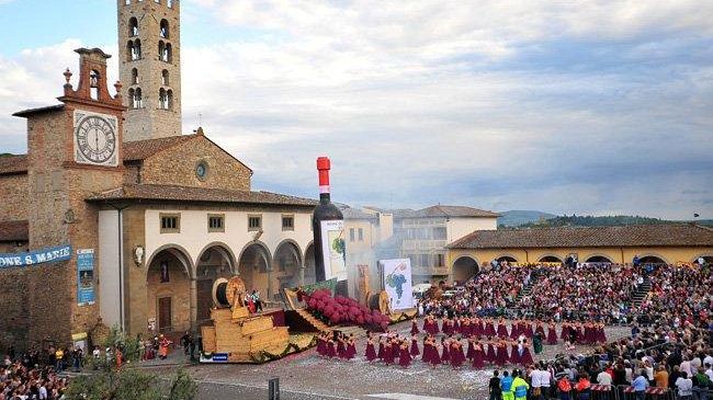 b109230104-cresce-l-attesa-per-domenica-25-con-l-85^-festa-dell-uva-di-impruneta
