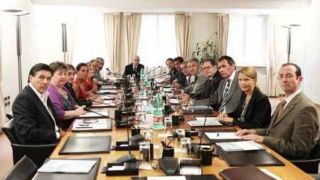 Monte Paschi, 4600 esuberi e chiusura per 400 filiali