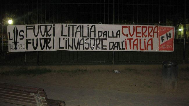 Profughi, Blitz notturno di Forza Nuova nelle piazze fiorentine