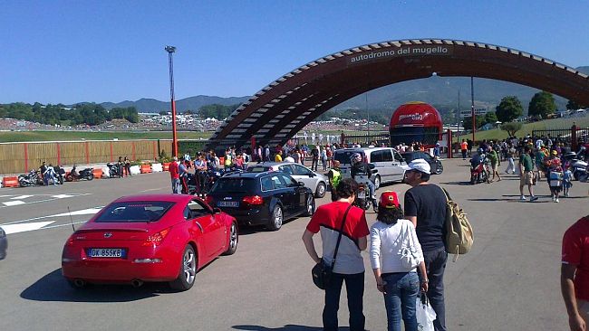 Gp d'Italia, al Mugello trionfa Lorenzo, solo sesto Valentino Rossi